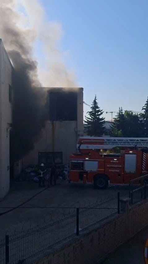 Bursa’da metal fabrikasında yangın