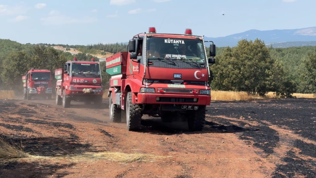 Kütahya’da ekinleri yanan köylülere Vali Işın’dan destek sözü