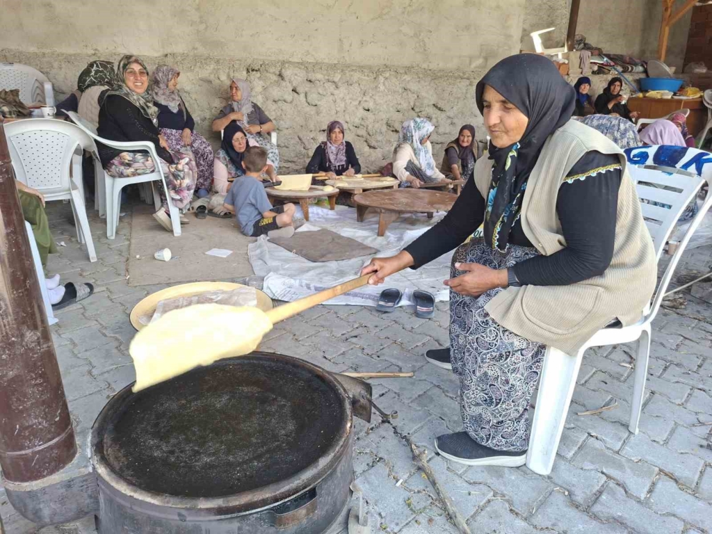 Gemiç mahallesi sakinlerinin geleneksel hale getirdikleri Gözleme Günü