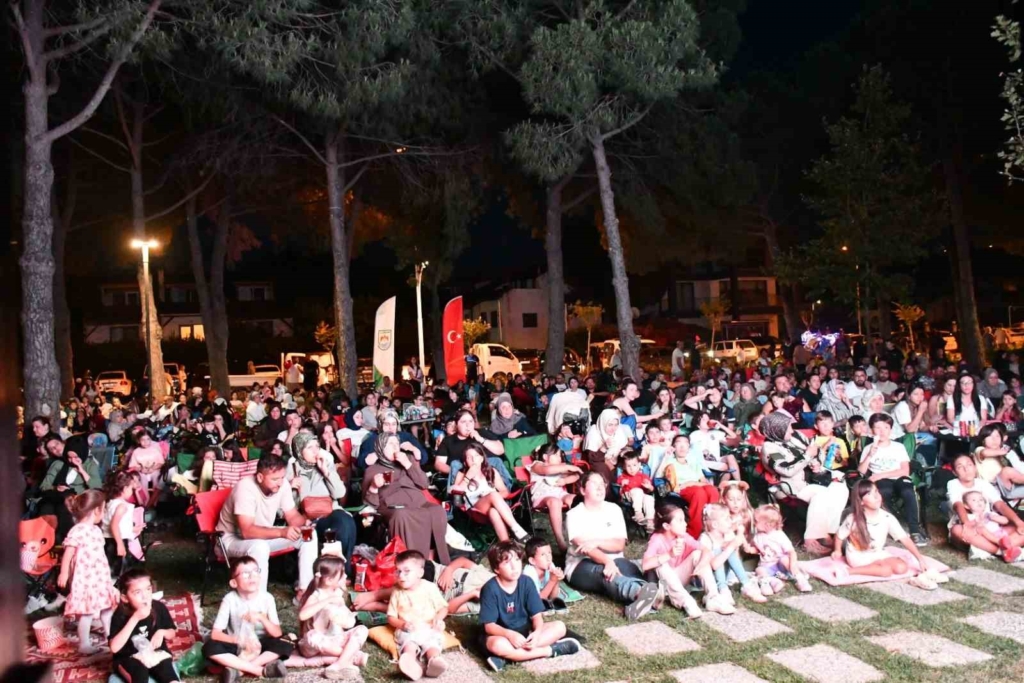 İznik’te yaz akşamları çocukların neşesiyle renkleniyor