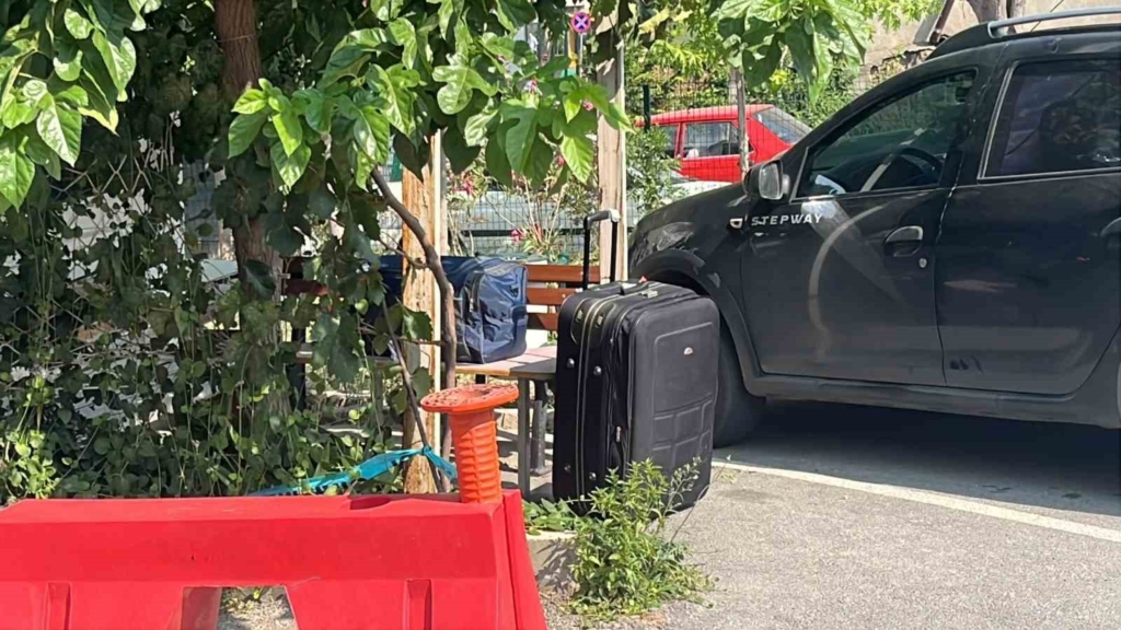 Valilik önündeki şüpheli valizler ekipleri alarma geçirdi.. Gerçek sonradan çıktı