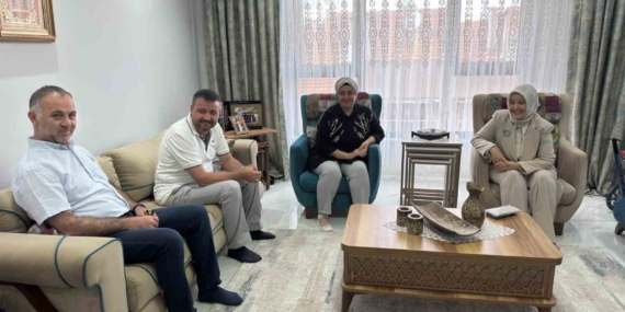 Bakan Yardımcısı Leman Yenigün’den koruyucu aileye ziyaret