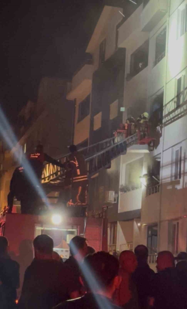 Tokat’ta apartman dairesinde yangın paniği: 4 kişi dumandan etkilendi
