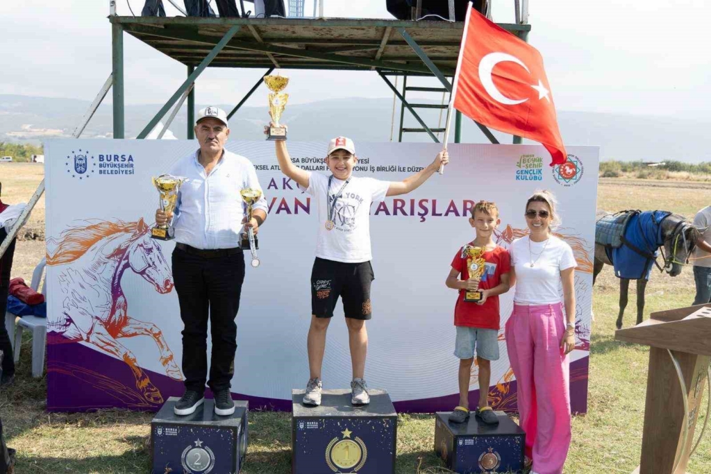 Bursa’da rahvan atları şampiyonluk için koştu