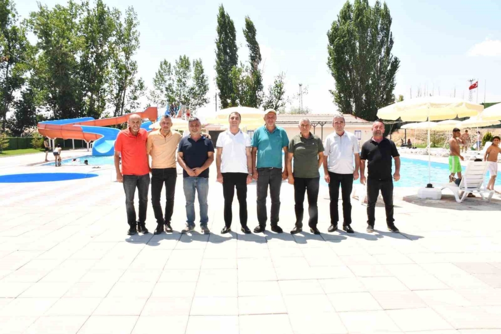 Beylikova’da aquapark ve yüzme havuzları yeniden hizmete açıldı