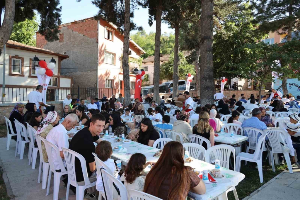 Bilecik’te 530 yıllık vakıf geleneği sünnet şöleniyle yaşatıldı