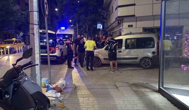 Eskişehir’de kaza sonrası güvenlik kamerası incelenirken bıçaklı kavga: 2 yaralı