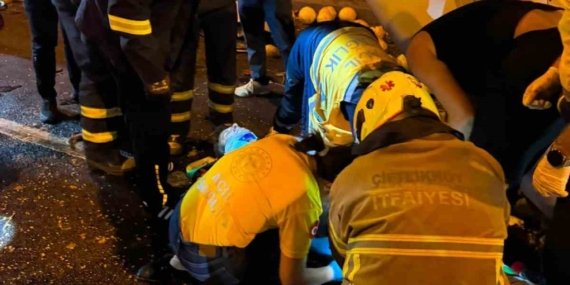 Kamyona çarpan tırın kupası dorseden ayrıldı: 1 ağır yaralı