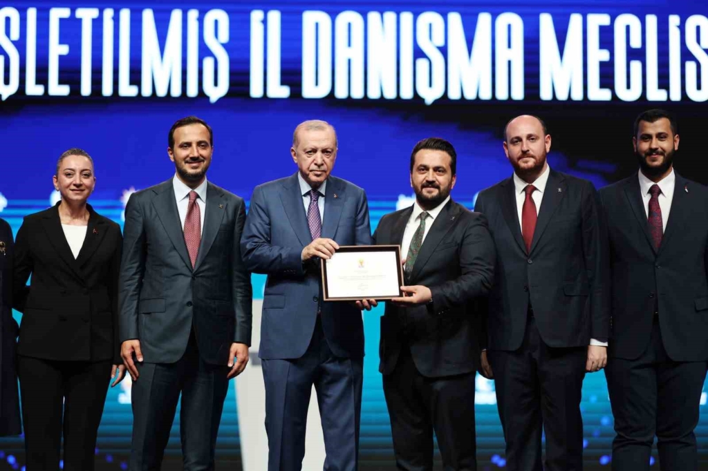 Tuzla, Çekmeköy ve Şile Belediye Başkanları AK Parti’ye katıldı