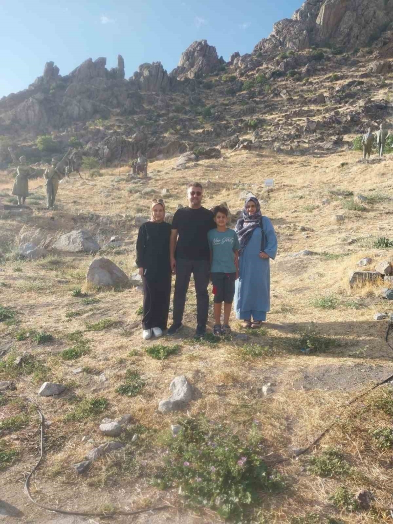 Sivrihisar’daki heykel müzesi turistlerin ilgisini çekiyor