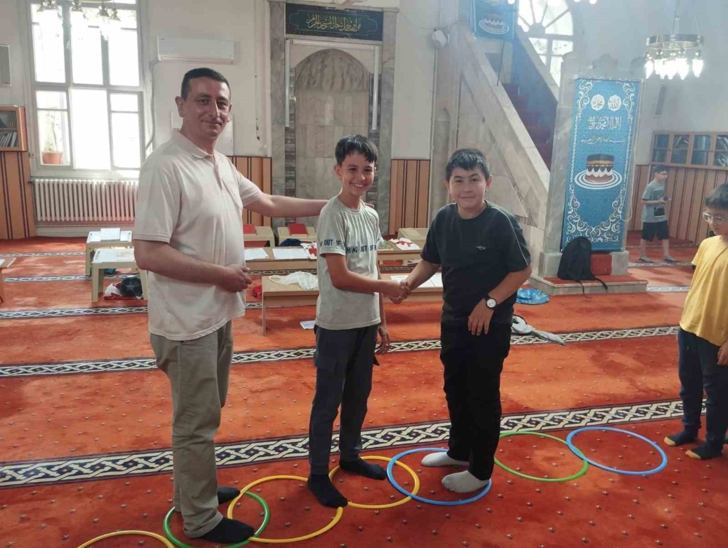 Şuhut’ta Yaz Kur’an Kursu öğrencilerine "Dijital Köprüler" etkinliği