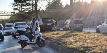 Eskişehir’de pikap ile çarpışan otomobil refüje çıktı