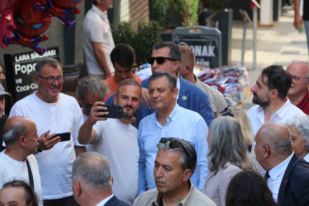 Özgür Özel: "Netanyahu, Erdoğan ile kayıkçı kavgası yaparak kendisine orada güç kazanmaya çalışıyor"