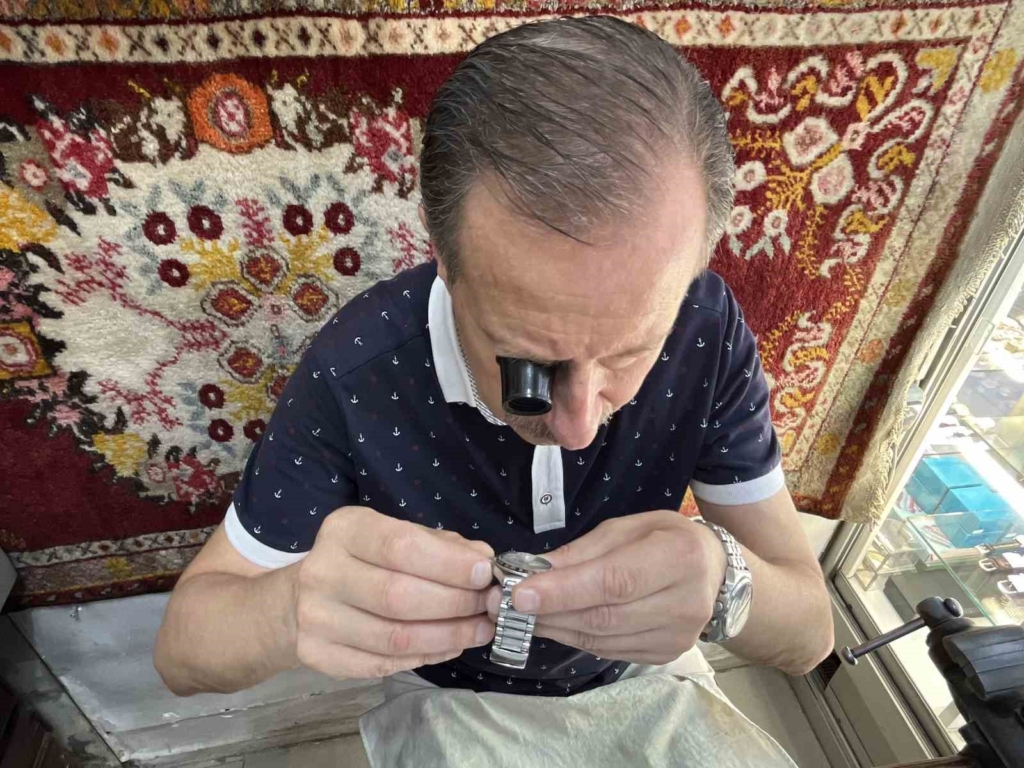 Saat tamirciliği teknolojiye yenik düşüyor