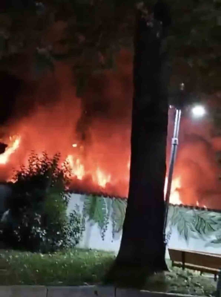 Tarihi hamamda korkutan yangın