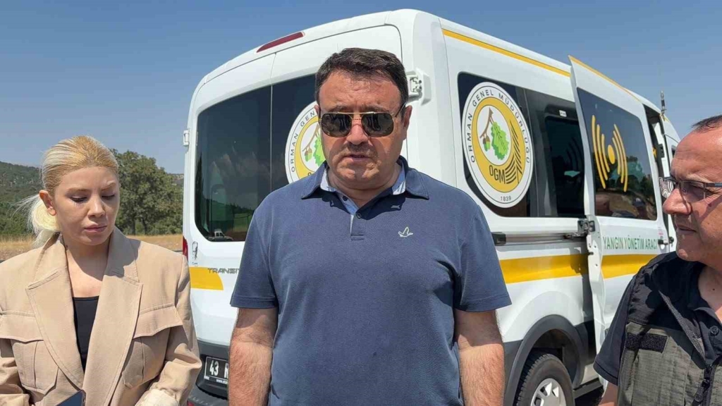 Kütahya’da ekinleri yanan köylülere Vali Işın’dan destek sözü