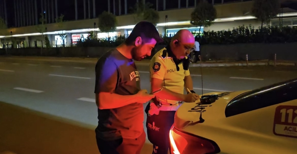 Takla atan otomobilden burnu bile kanamadan çıktı: "Biraz süratliydim, kontrolden çıktım"
