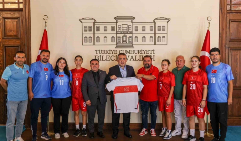 İşitme Engelliler Genç Kız Futsal Milli Takımı Bilecik’te kampta