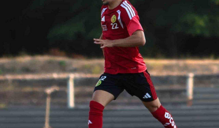 Eskişehirspor, yeni sezon hazırlıkları kapsamında U19 takımıyla antrenman maçı yaptı