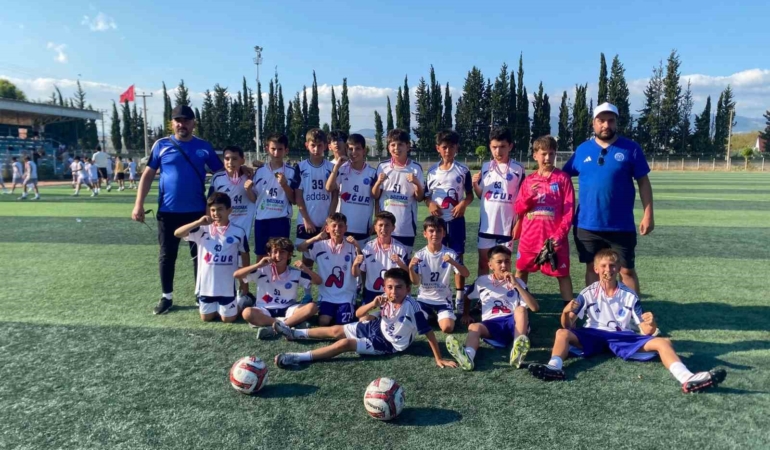 1299 Bilecikspor’un minik futbolcuları turnuvayı 4’üncü bitirdi