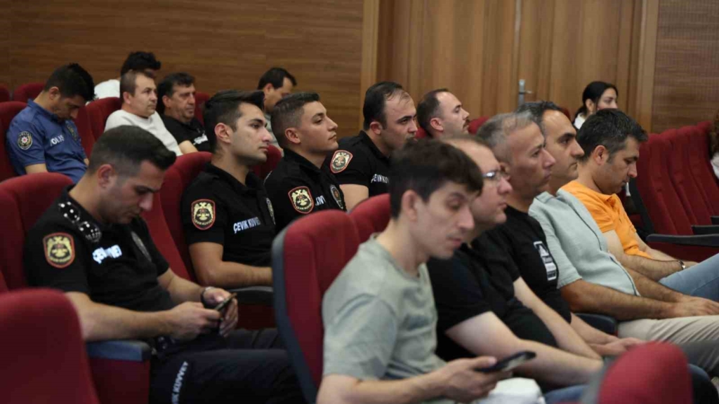 Kütahya’da İl Emniyet Müdürlüğü personeline etkili iletişim eğitimi
