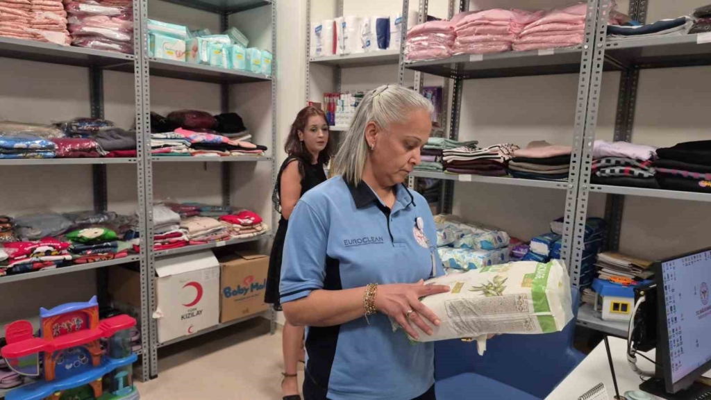 Eskişehir Şehir Hastanesi’ndeki ’Sosyal Market’ ihtiyaç sahiplerine umut oluyor