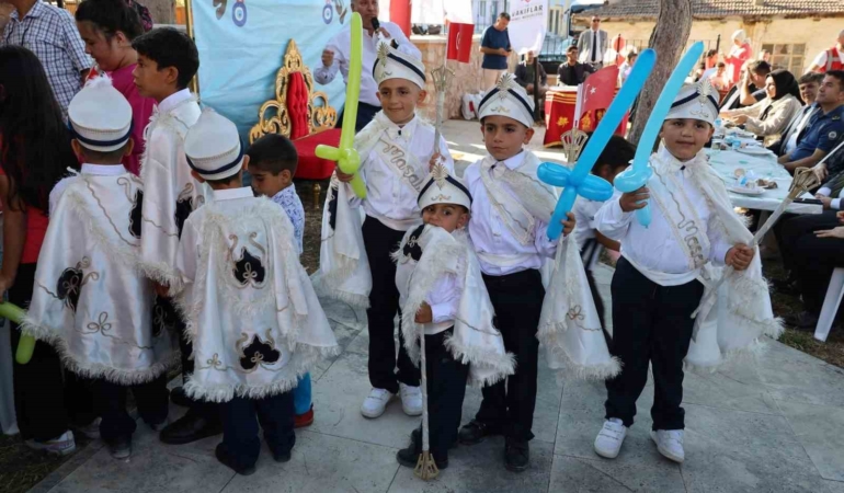 Bilecik’te 530 yıllık vakıf geleneği sünnet şöleniyle yaşatıldı