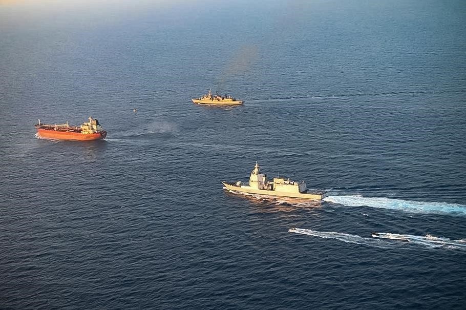 İtalya’dan Rusya’nın "gölge filosuna" ait olduğu öne sürülen petrol tankerine operasyon