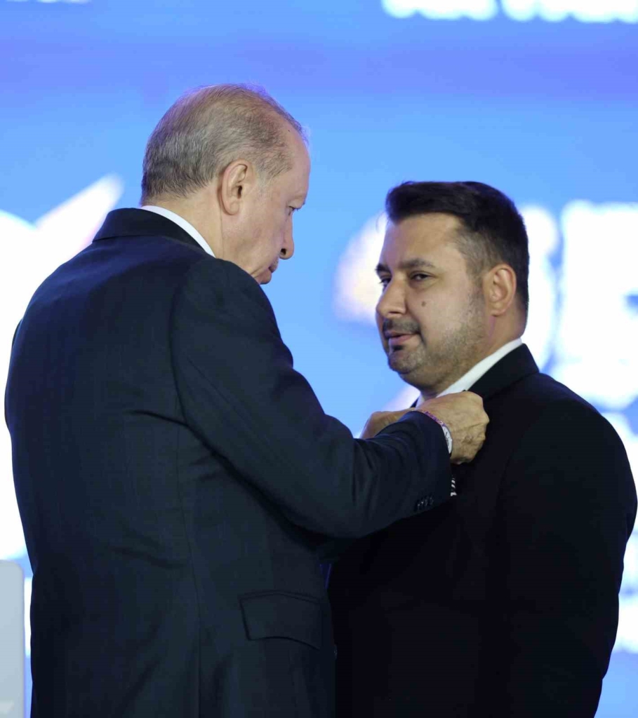Cumhurbaşkanı Erdoğan: "Allah ömür ve sağlık verirse daha nice yıllar Türkiye’ye hizmet mücadelesi içinde olacağım"