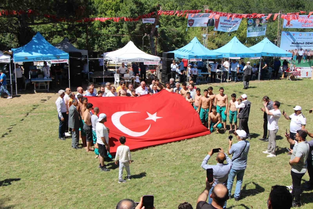 Kispetteki yazıyı gören şaştı: Pehlivan Recep Tayyip Erdoğan