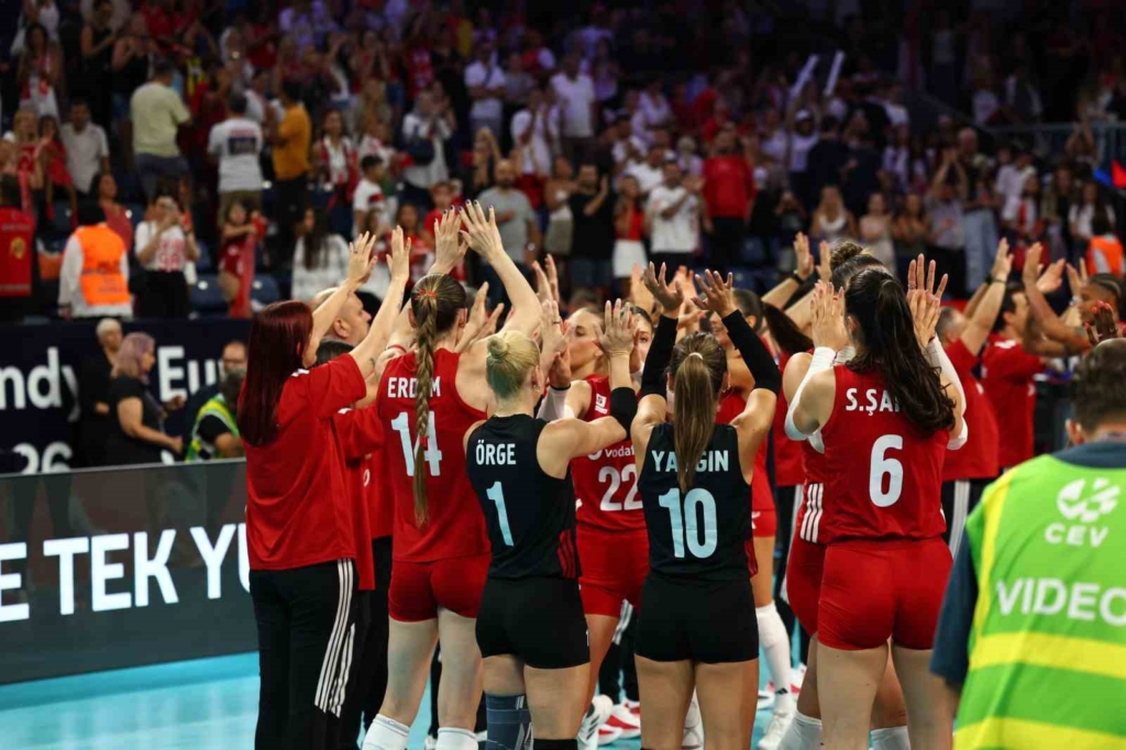 A Milli Kadın Voleybol Takımı, Avrupa Şampiyonası’na galibiyetle başladı