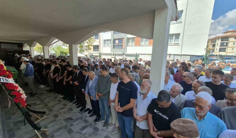 Afyonkarahisar İl Milli Eğitim Müdürü Altınkaynak’ın annesi Eskişehir’de toprağa verildi