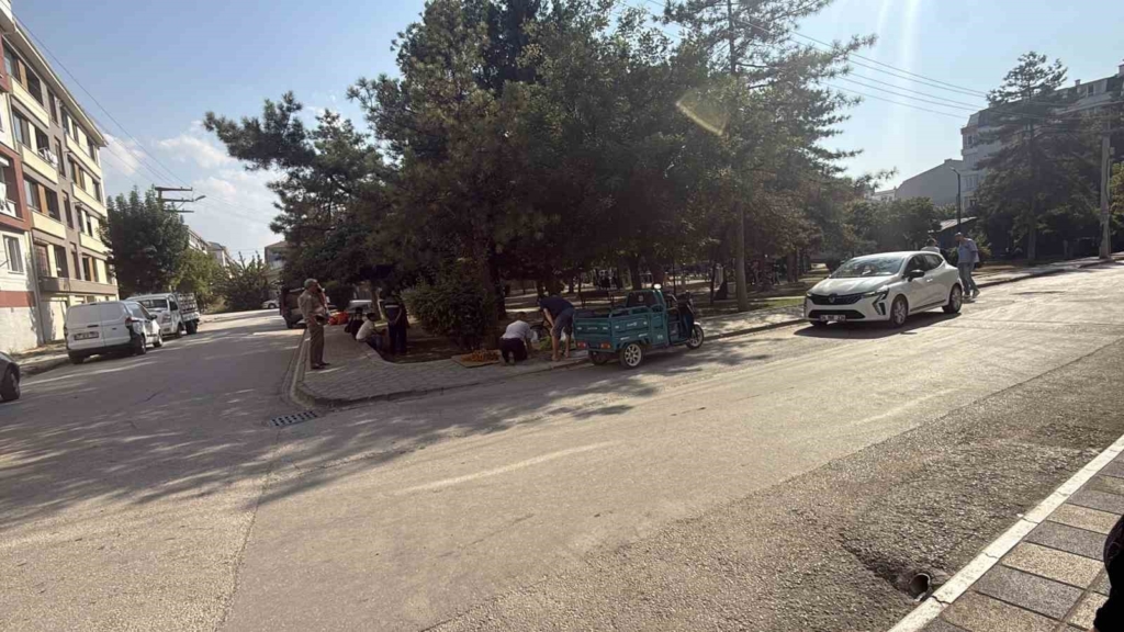 Parkta bir kişiyi döner bıçağıyla yaralayan saldırgan yakalandı