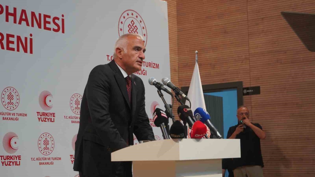 Bakan Ersoy: "Kütüphaneler artık yalnızca kitap okunan yerler değil araştırmanın, üretimin, inovasyonun ve kültürel gelişimin merkezi haline geldi"