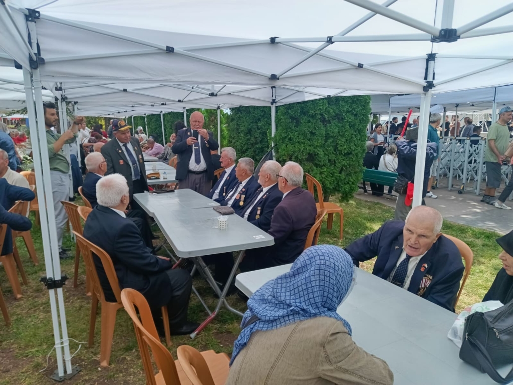 AK Parti Aile Pikniği’nde 25 bin yemek fişi 1 saatte tükendi