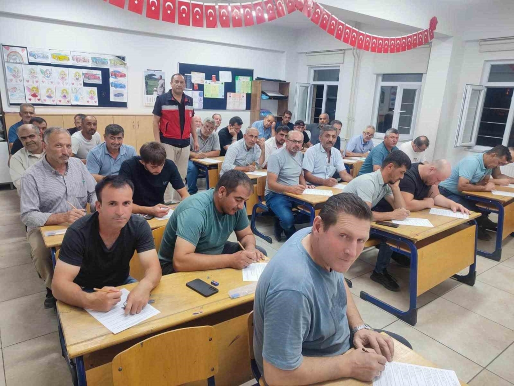 Simav’da tohum hazırlama makineleri kursu tamamlandı