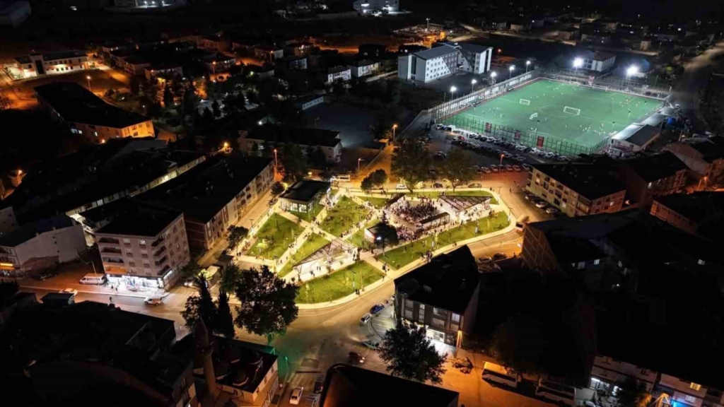 Alanyurt meydanı coşkulu törenle hizmete açıldı
