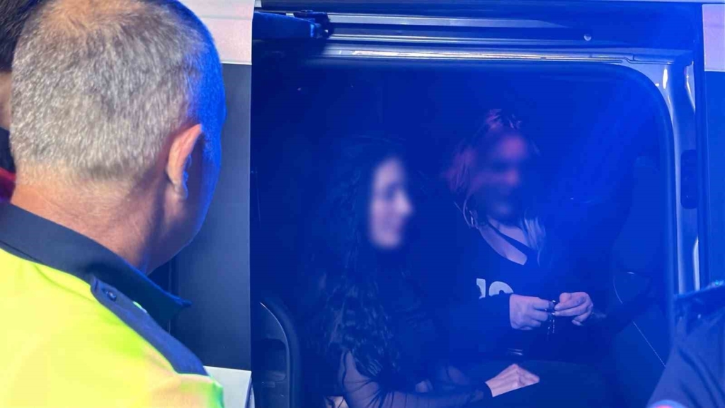 Ekiplerden kaçıp polise "geri zekâlı" diyen alkollü ve ehliyetsiz sürücüye 552 bin TL ceza