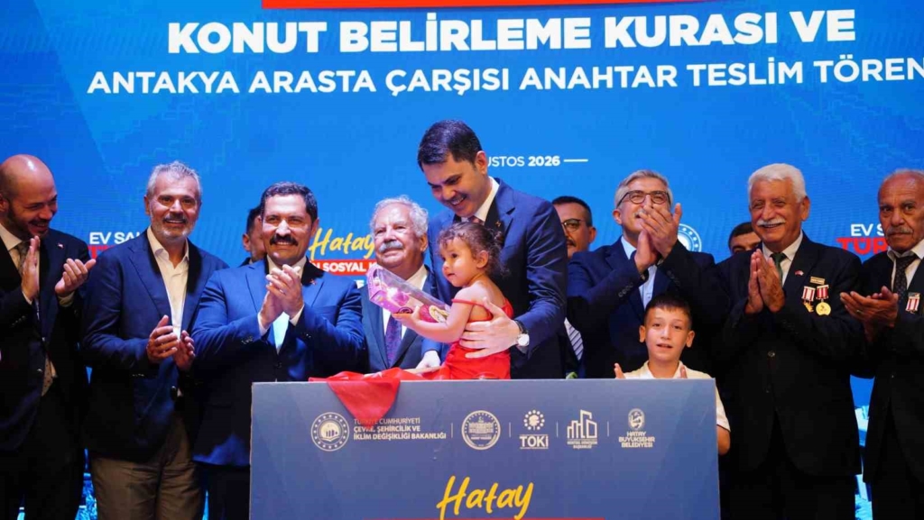 Bakan Kurum’un katılımıyla Hatay’da 8 bin 500 hak sahibinin konutu belirlendi