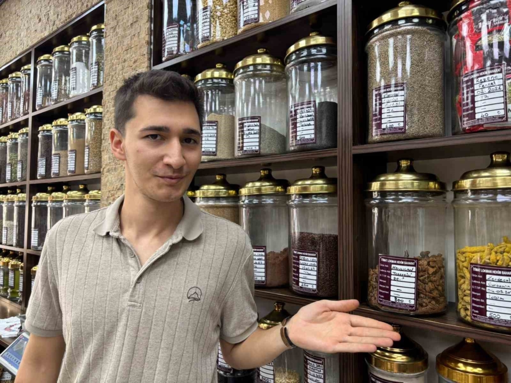 Eskişehirli aktardan yaz gribi uyarısı: Yapay zekâya danışarak bitki çayı içmeyin