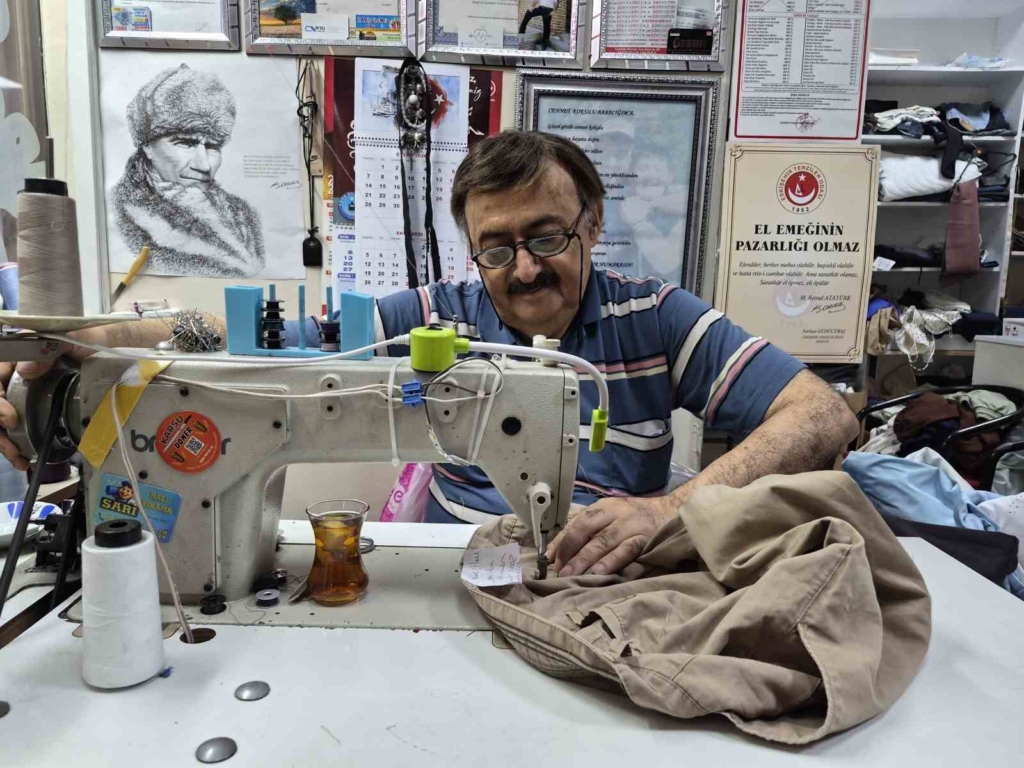 Yılların terzisi kıyafet dikimi yapmayı bırakıp sadece tadilat yapmaya başladı