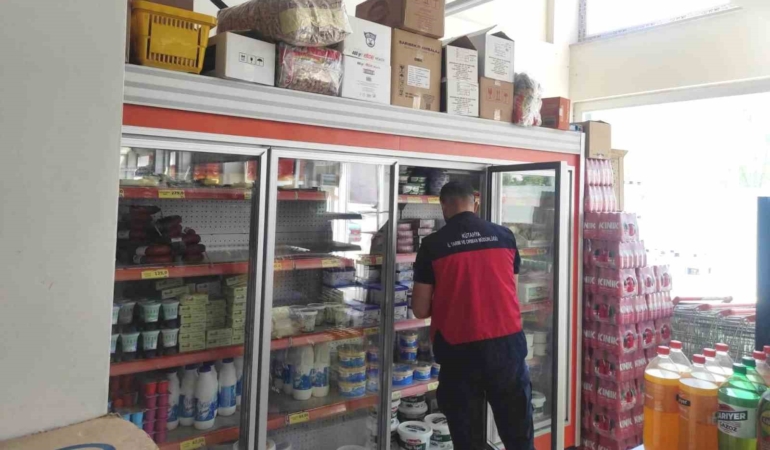 Emet’te gıda satış ve toplu tüketim işletmeleri denetleniyor