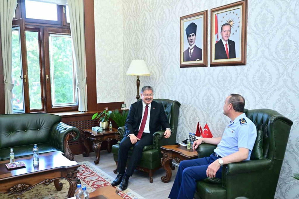 Hava Kuvvetleri Komutanlığına atanan Orgeneral Dalkıran’dan Vali Yılmaz’a veda ziyareti