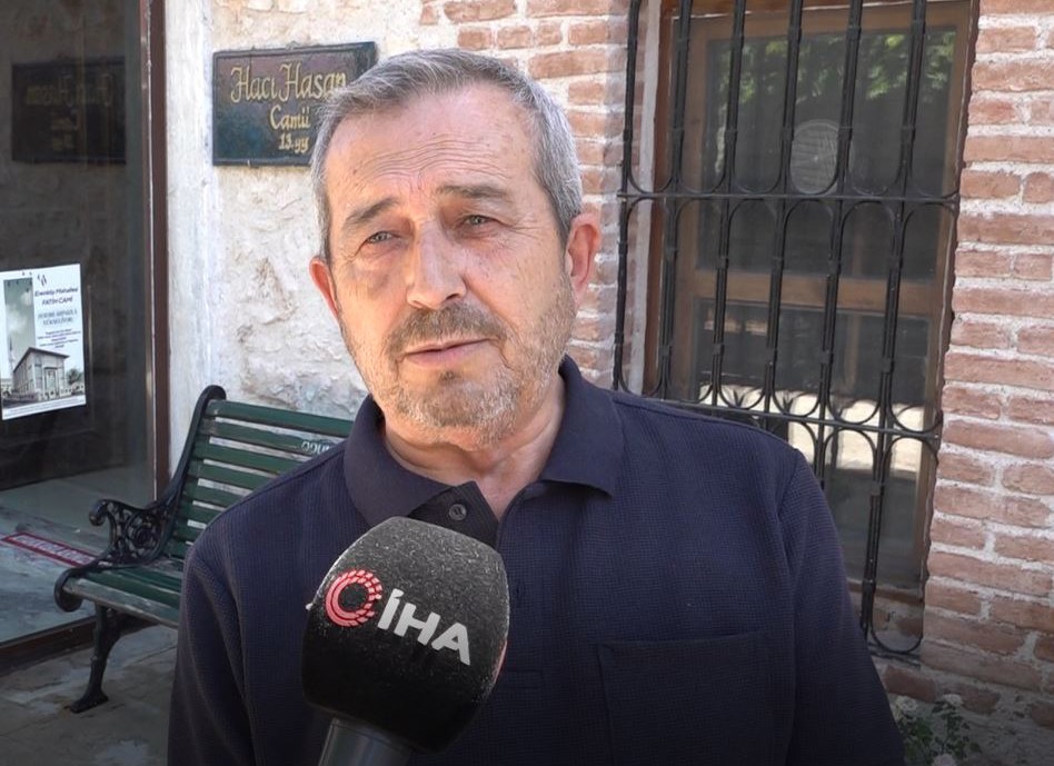 Asırlık cami 17 yıldır ibadetin önündeki "engelleri" kaldırıyor