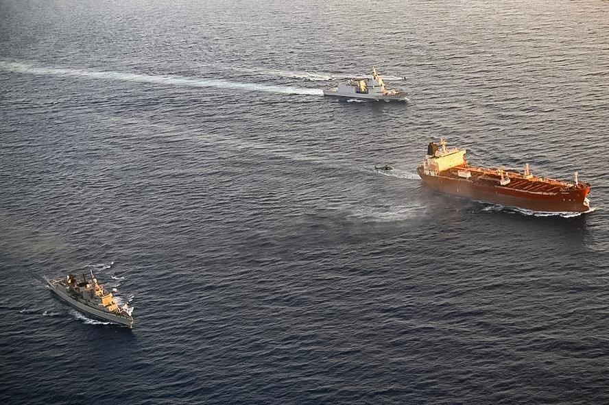 İtalya’dan Rusya’nın "gölge filosuna" ait olduğu öne sürülen petrol tankerine operasyon