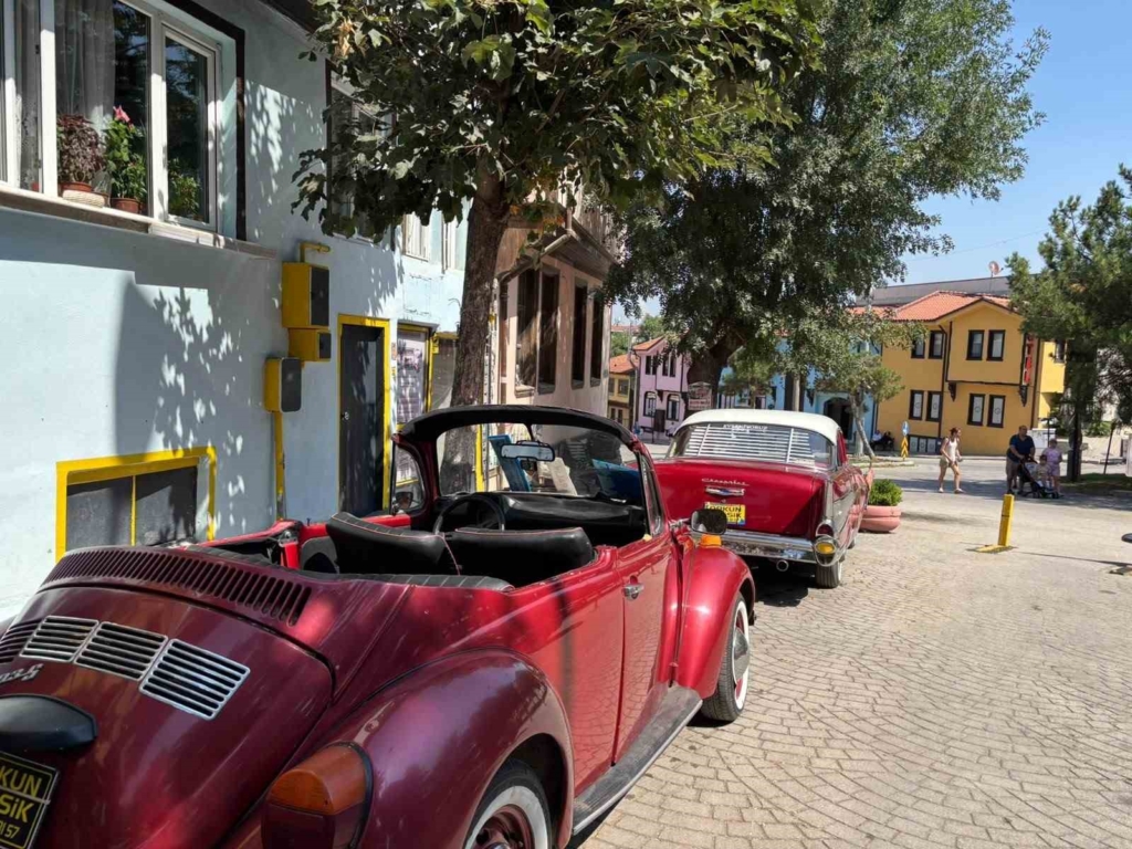 Miras kalan hobisiyle 15 yıldır eskiyi yâd ettiriyor