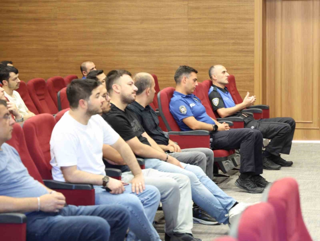 Kütahya’da İl Emniyet Müdürlüğü personeline etkili iletişim eğitimi