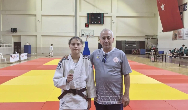 Ela Erkaraca, ANALİG Judo Yarı Finali’nde gümüş madalya kazandı