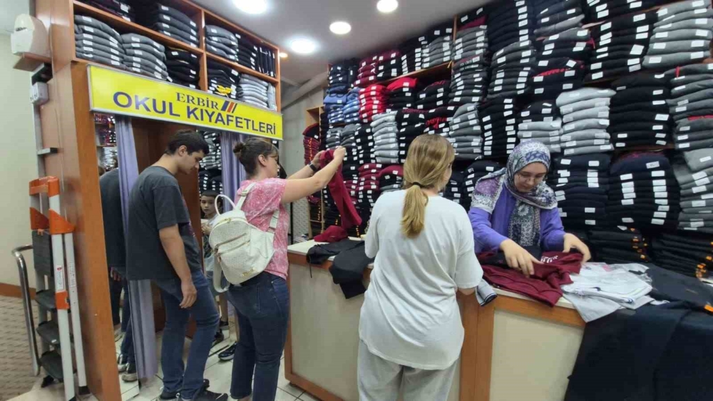 Okul kıyafetlerinde yeni dönem