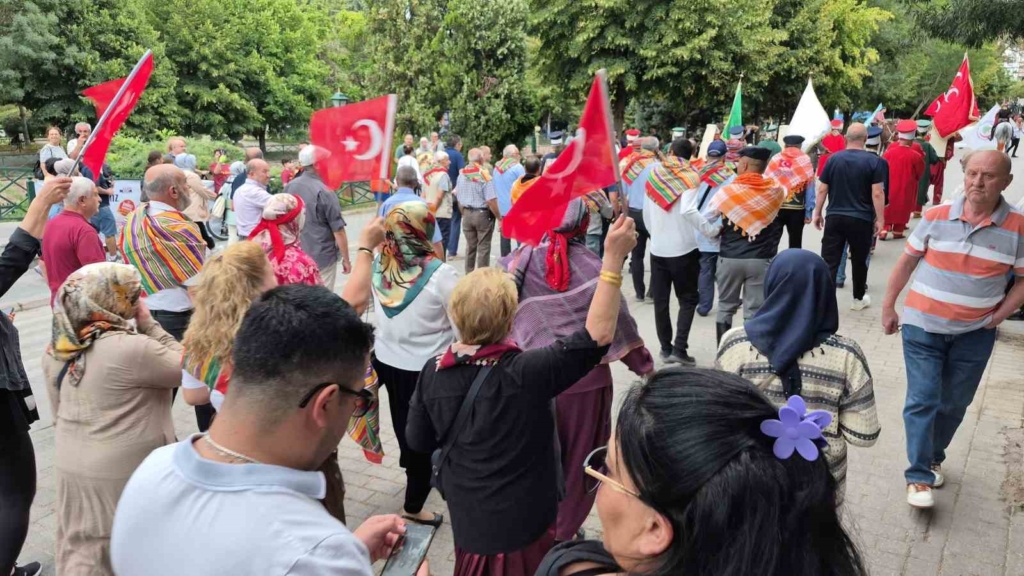 Mehteran takımını gören adam adeta çocuklar gibi sevindi